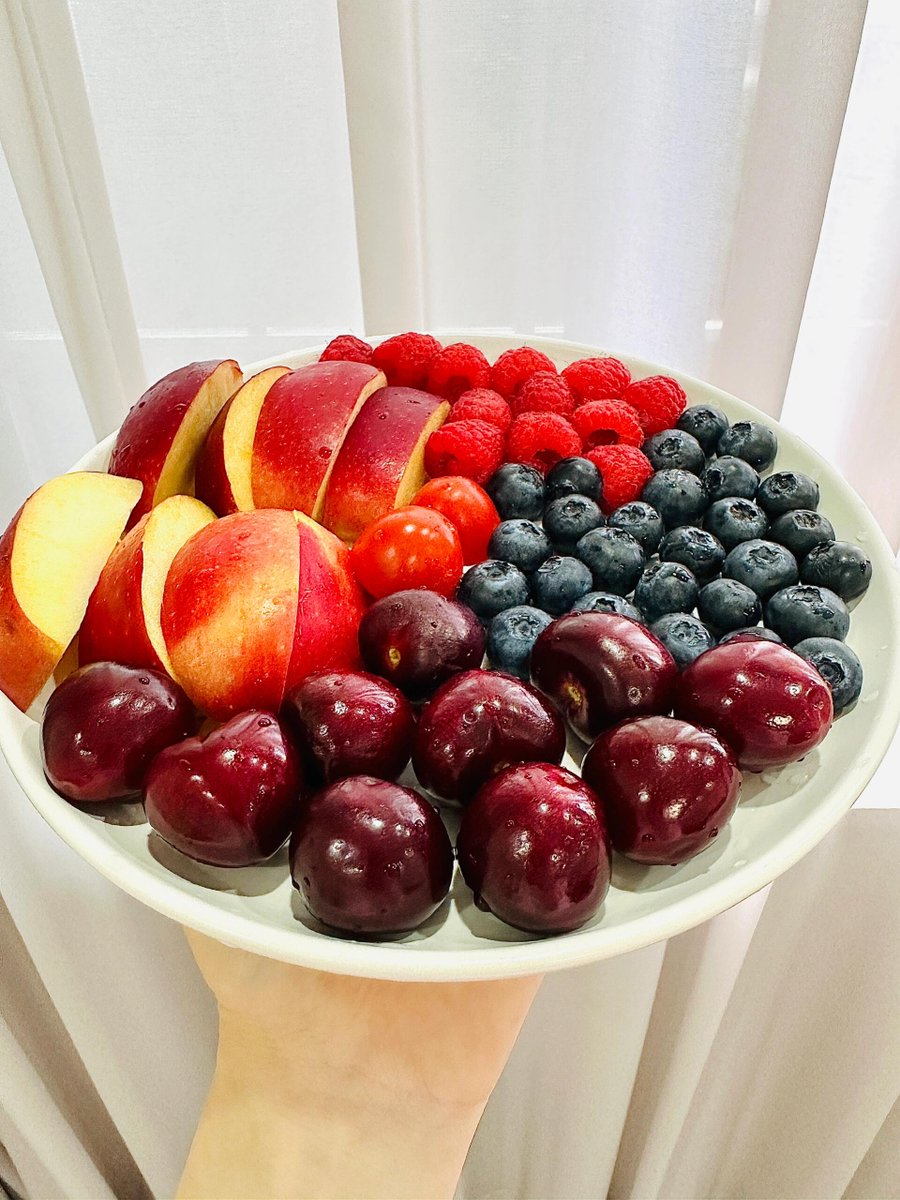 Bella144569's tweet photo. Unwinding with a platter of nature’s vibrant art 🎨🥰 https://t.co/T36b58GHEK
