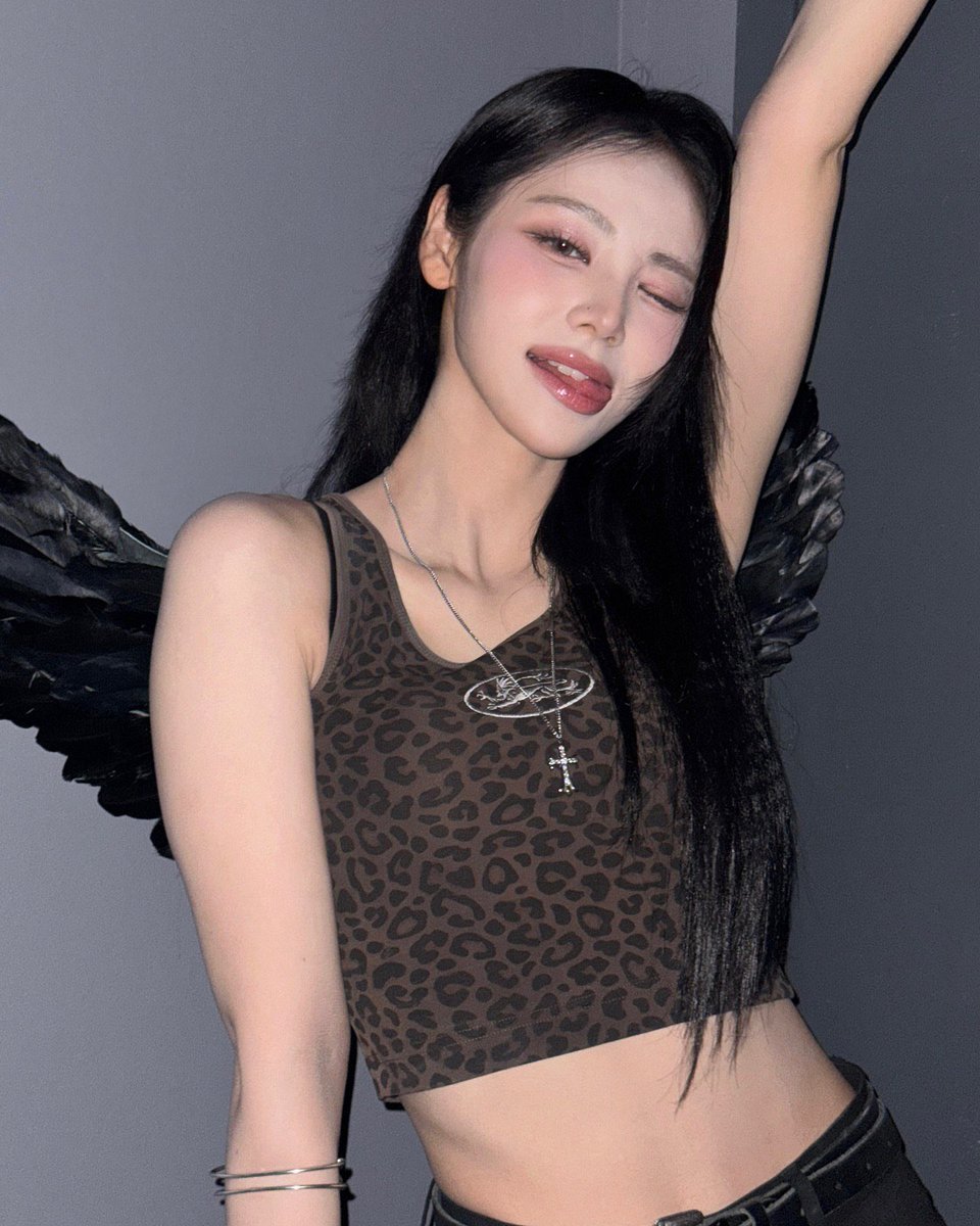 loonaboard's tweet image. out of this world