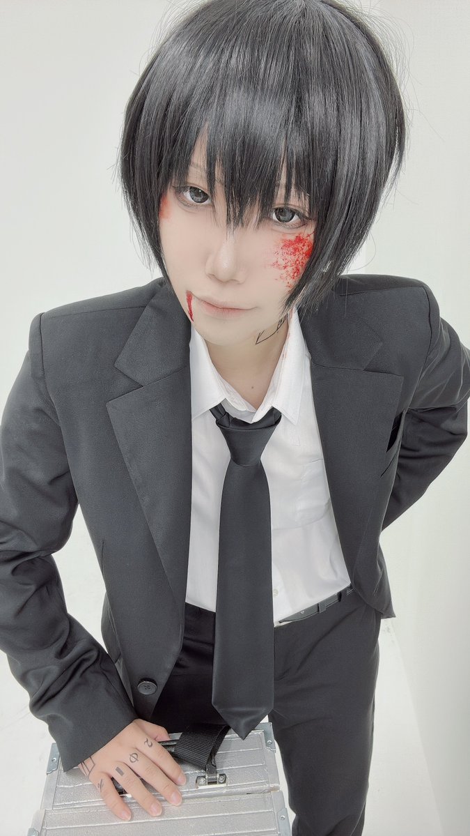 mimimi_0506's tweet image. ⚠️コスプレ/cos/微量の血糊
おそくほー!!
今日はサカデイ!顔の良いししばさんと黒スーツ併せ!ホントみらみゃんかっこよすぎて…🤦♀️
なぐも難しすぎ!!!