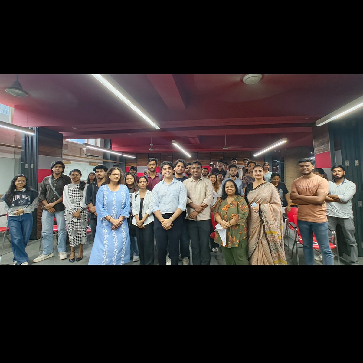 IVSSchoolIndia's tweet image. Hands-on with premium wood! 🌲✨
IVS School of Design hosted an interactive workshop with Span Floors, where students explored sustainable wooden flooring and cladding solutions through live demos and material displays.
#IVSIndia #workshopdesign #woodenfloorpolishing