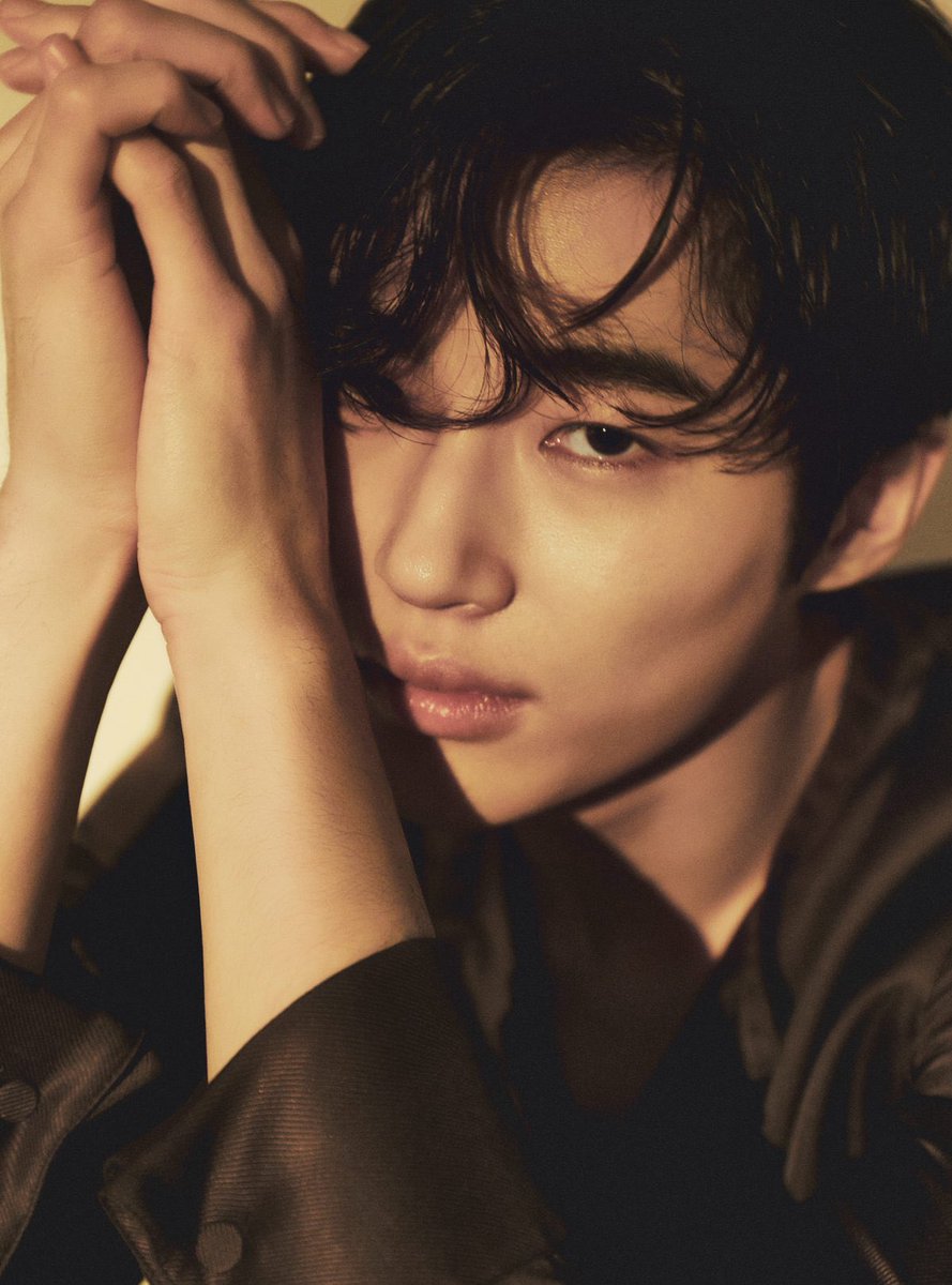 bewithyou_SG's tweet image. ✨Bringing back my Fav GQ shots in 2019 #ByeonWooSeok @GQKOREA
변우석 배우님, 시간이 아무리 흘러도… 여전히 반짝이세요 ✨🩵
#변우석 #ByeonWooSeok