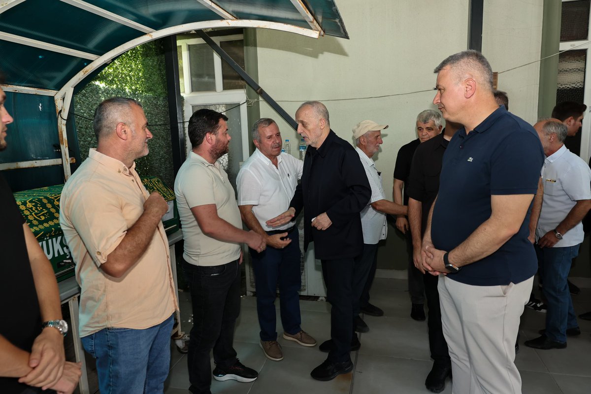 Türk-İş Sakarya İl Temsilcisi Cemal Yaman’ın vefat eden babası Adem Yaman‘ı dualarla ebediyete uğurladık.

Merhuma Yüce Allah’tan rahmet, Yaman ailesine ve yakınlarına sabır diliyorum.

Mekânı cennet, makamı âli olsun İnşallah.