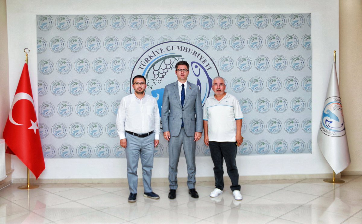 Erciş Kaymakamlığı (@erciskaymakamlk) on Twitter photo HSK kararnamesi ile ilçemize atanan Hakim Sn. Talha KARAKOÇ ve babası Mustafa KARAKOÇ, Kaymakamımız Sn. Murat KARALOĞLU’nu ziyaret etti. Kaymakamımız, Hakim KARAKOÇ’a teşekkür ederek yeni görevinde başarılar diledi.
<a href="/karaloglu_murat/">Murat KARALOĞLU</a>
#erciş HSK kararnamesi ile ilçemize atanan Hakim Sn. Talha KARAKOÇ ve babası Mustafa KARAKOÇ, Kaymakamımız Sn. Murat KARALOĞLU’nu ziyaret etti. Kaymakamımız, Hakim KARAKOÇ’a teşekkür ederek yeni görevinde başarılar diledi.
<a href="/karaloglu_murat/">Murat KARALOĞLU</a>
#erciş