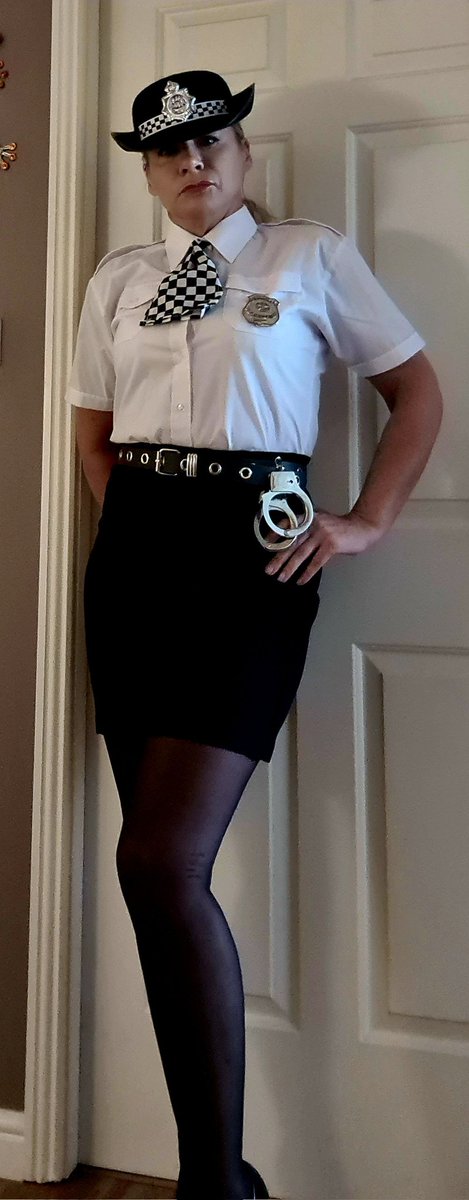 Wpc Dannay is ready to interrogate the  prisoner.