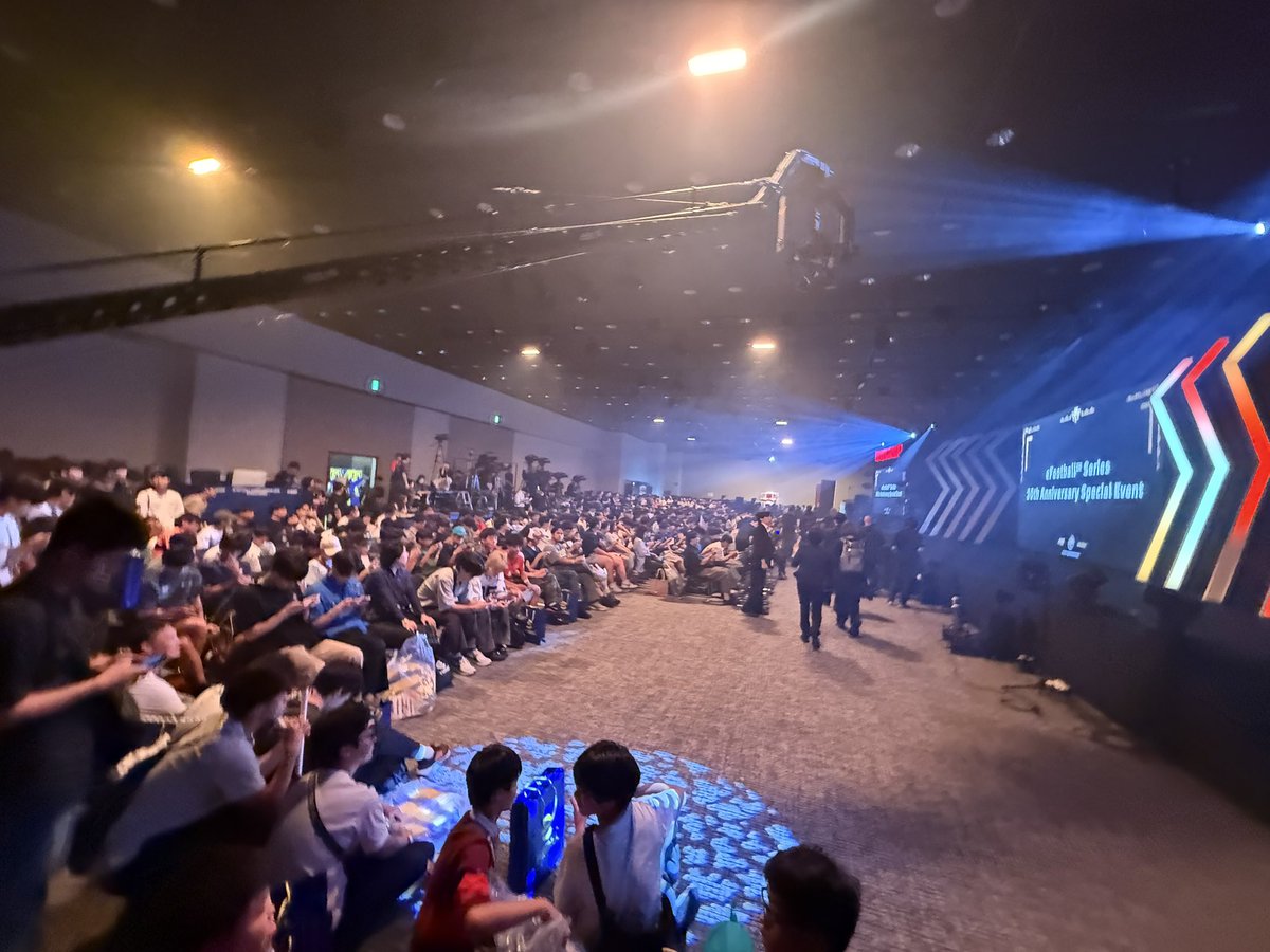 oga_5648's tweet image. eFootballの発表会を終えて帰路へ
いつものeスポーツ取材の現場とは、メディアも客層もタイプが違って面白かった
てか、隣席のライターさんが発表会中ずっと、必死に参院選の原稿書いててワロタ
マジでお疲れ様です