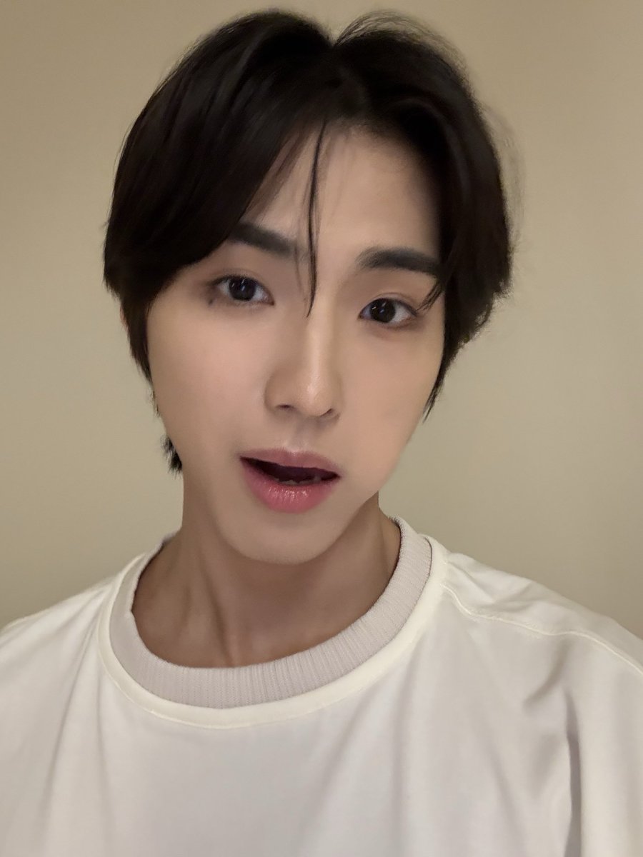 CIX_twt's tweet image. 🤍🖤

#CIX #FIX #용희 #김용희 #ヨンヒ #yonghee 
#월요팅