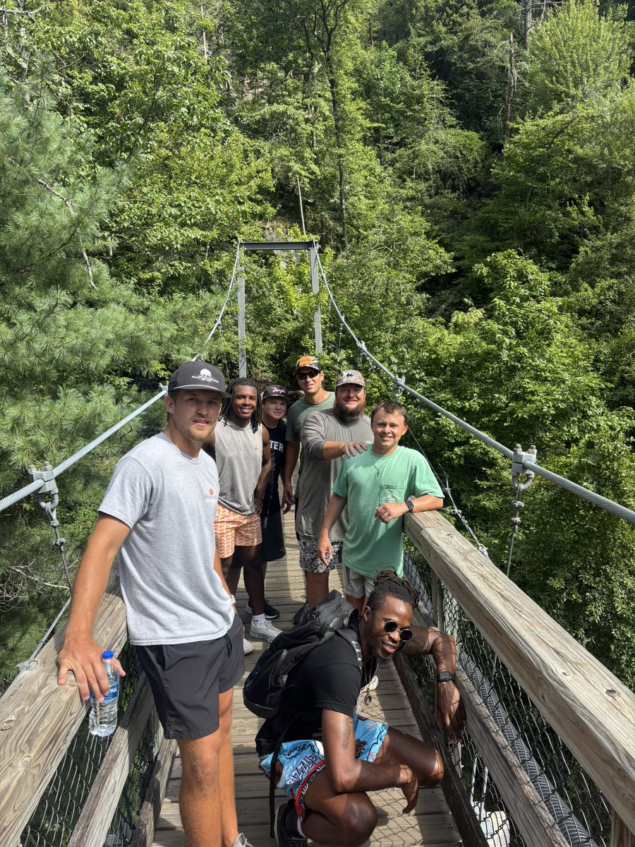 MetterFootball's tweet image. STAFF RETREAT ✅

📍 Rabun county, GA

BLACK COAT MAFIA ⚫️⚫️

#gotigers / #chasingGREATNESS