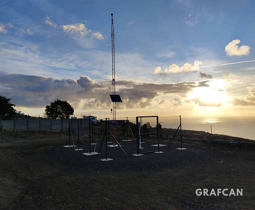 GRAFCAN's tweet photo. 🌤️ En #IDECanarias puedes consultar en tiempo real los datos de la red de estaciones meteorológicas del archipiélago: temperatura🌡️, viento🌬️, humedad o lluvia 🌧️¡Se actualizan cada 10 minutos! Ya están disponibles estas nuevas capas en el servicio WMS.
🔗 https://t.co/J2qMLPgogs https://t.co/jPQgYKdvM7