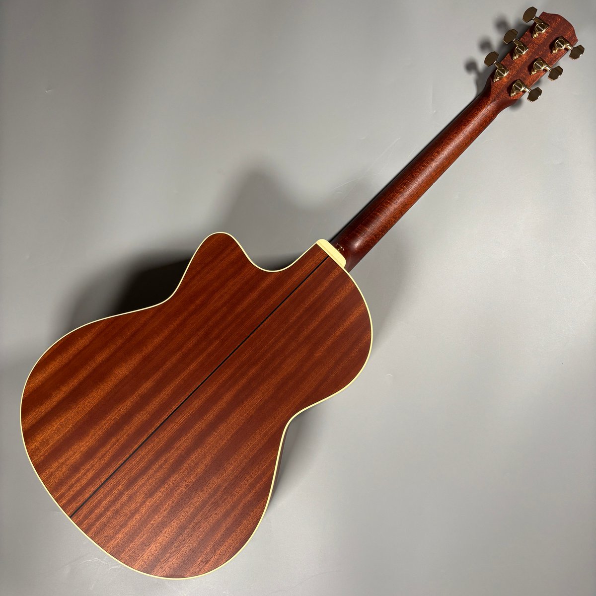 shima_nagakute's tweet image. K.Yairi / SRF-MH1 CE
スプルース単板とマホガニーを採用した島村楽器特注モデルのエレアコが入荷!
重量:1.72kg
軽量ではあるもののしっかり低音がアウトプットされていて非常に扱いやすい個体です!
store.shimamura.co.jp/ec/pro/disp/1/…