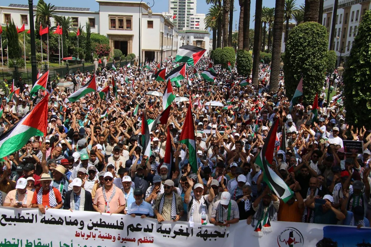 المغاربة يلبون نداء الملثم
رغم قصر مدة التعبئة للمسيرة و ظروف الصيف
أثبث المغاربة باستجابتهم السريعة و حضورهم القوي
أن الدم الفلسطيني يسري في عروق كل مغربي حر
فك الله أسر و حصار غزة
و ألهم الأمة الوقوف إلى جانب إخوانهم بغزة.
#TotalEnergiesWAFCON2024 
#dimawydad 
#GazaStarving