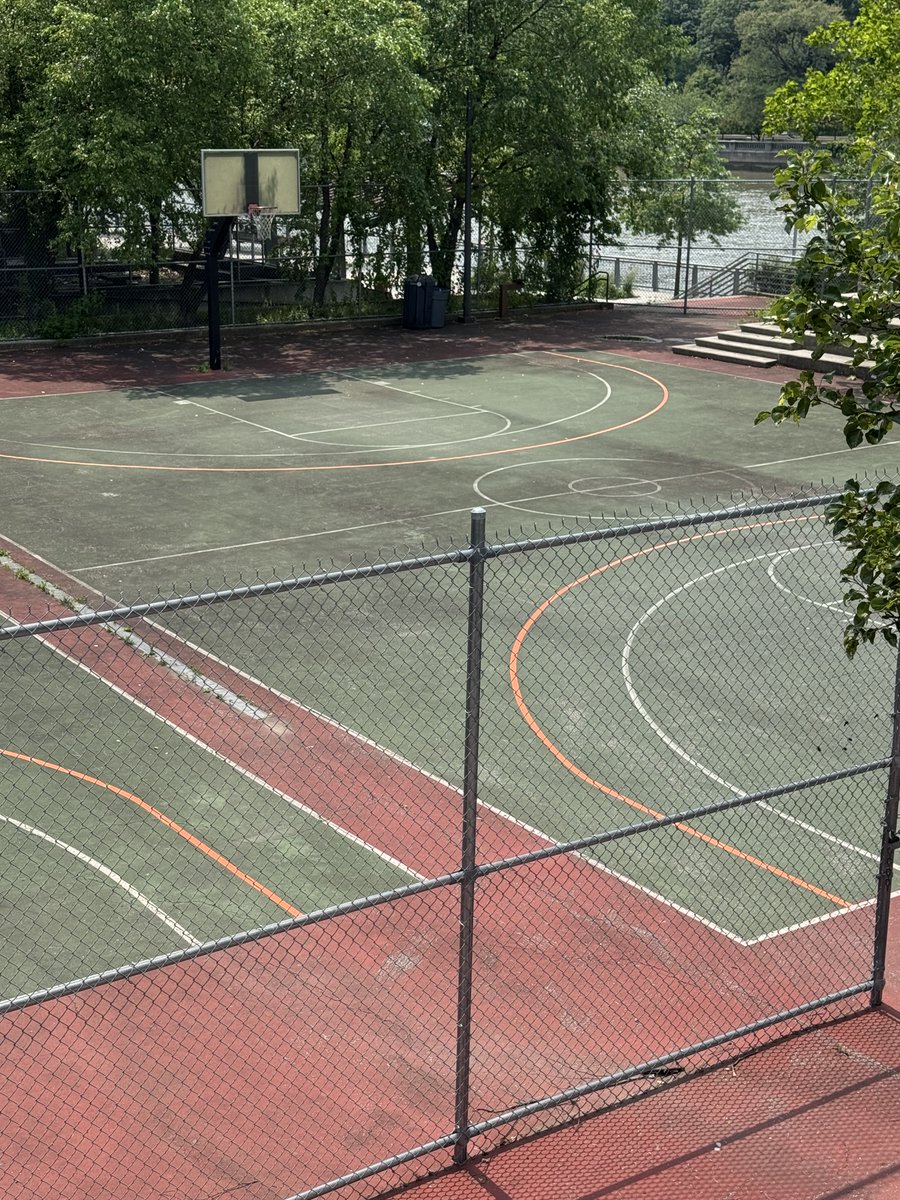 NYstateparks's tweet image. Dreaming hoop dreams after the WNBA All-Star Weekend? Get in on the action with the Line 'Em Up campaign. See their official 3-point line at Riverbank, Gantry Plaza and Roberto Clemente State Parks in New York Liberty country and nationwide. Come out and get some buckets!
