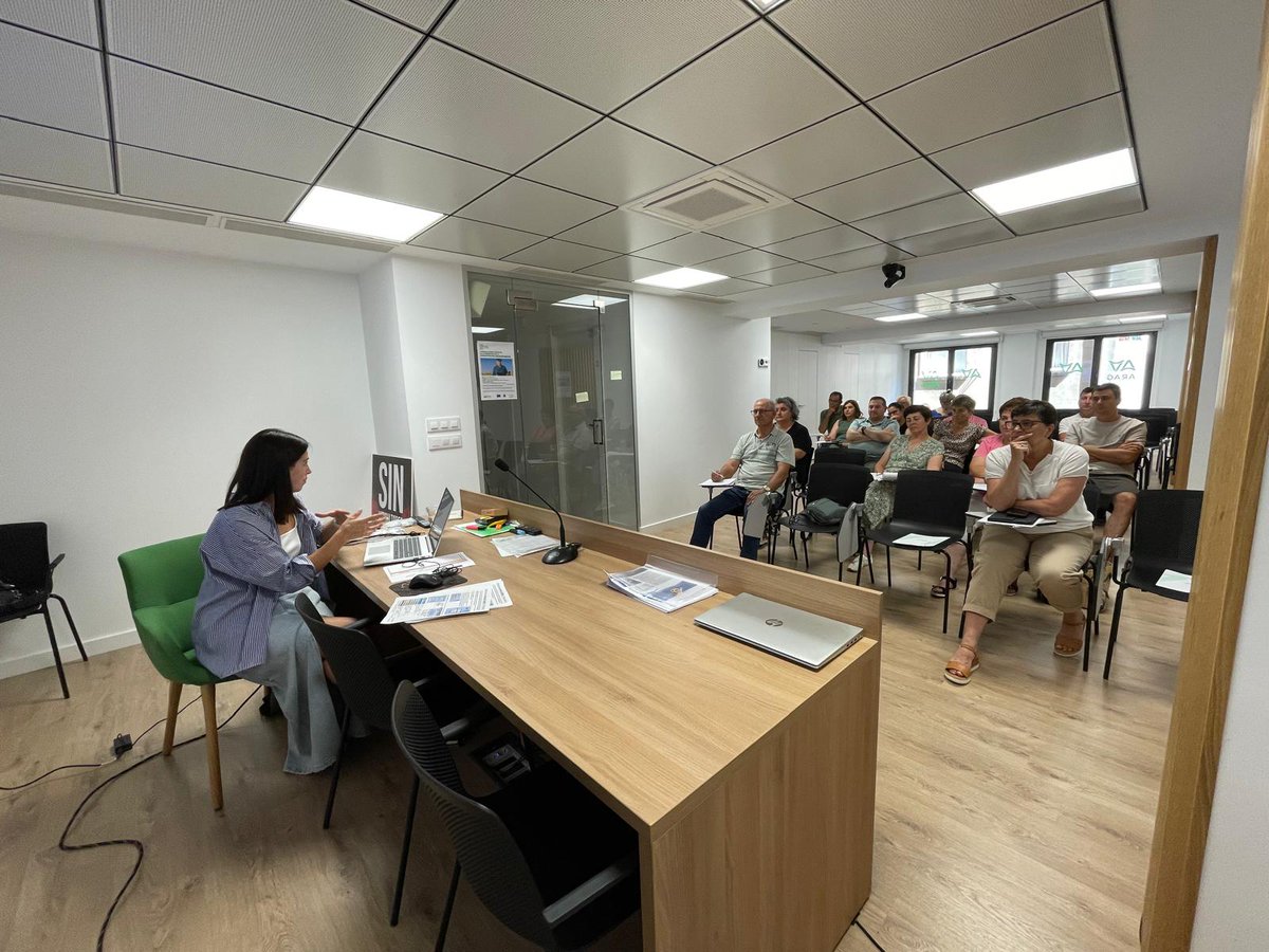 La formación de nuestros socios y socias es importantísima. Por ello, hemos diseñado un programa formativo adaptado a las necesidades de agricultores/as y ganader@s.

💻📱 Esta mañana hemos impartido la jornada sobre trámites electrónicos con la administración, nociones básicas.