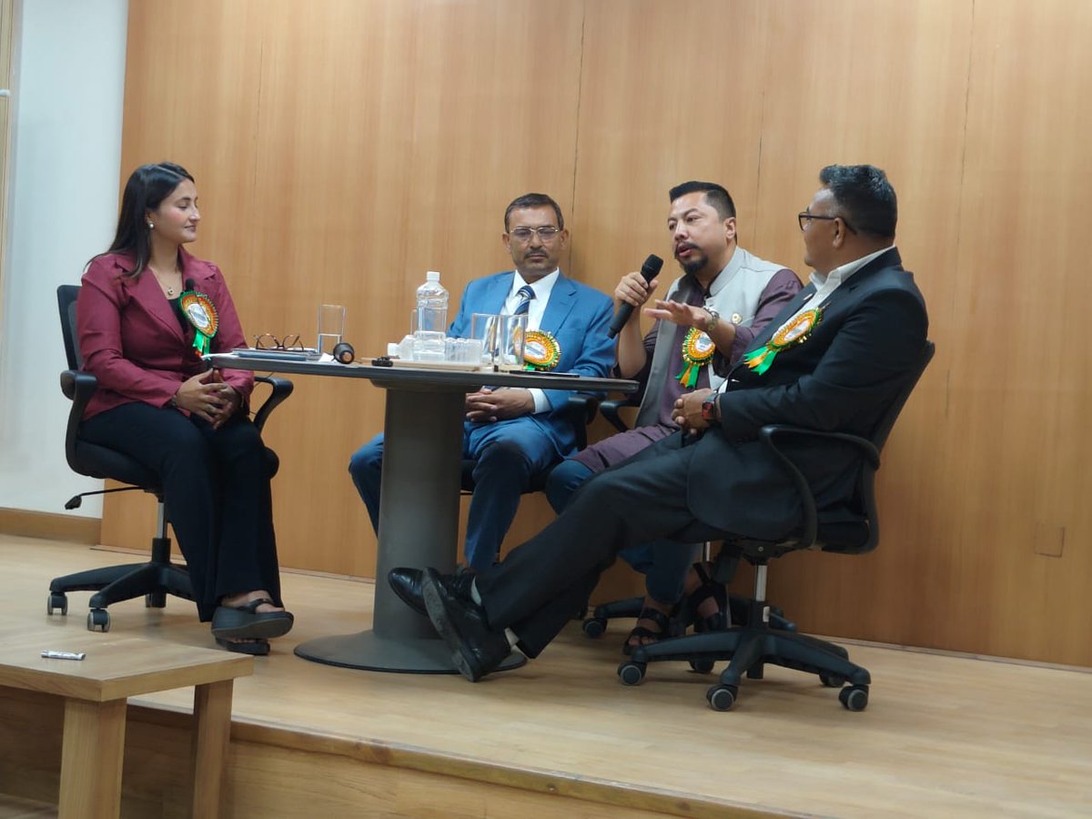 Himalayabiraj's tweet image. काठमाडौं विश्वविद्यालय स्कूल अफ ल अन्तर्गतको 'नेपाली कानुनी साहित्य समिति' को आयोजनामा भएको 'प्रादेशिक सन्तुलन र वित्तीय न्यायः संघीयता कार्यान्वयनका चुनौतीहरू' विषयक अन्तरक्रिया सत्रमा वक्ताको रूपमा सहभागीता।