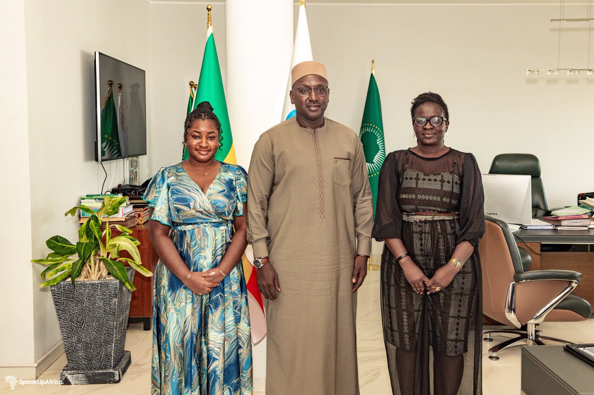 SpeakUpAfrica1's tweet image. Ce moment fort a été marqué par l’engagement du Ministre de l’Hydraulique et de l’Assainissement du Sénégal &amp;amp; Président de l’#AMCOW Dr. @cheikhtdieye, qui s’est engagé à porter cette initiative auprès de ses homologues ministres ! 

Un vrai moteur pour faire bouger les lignes 👏