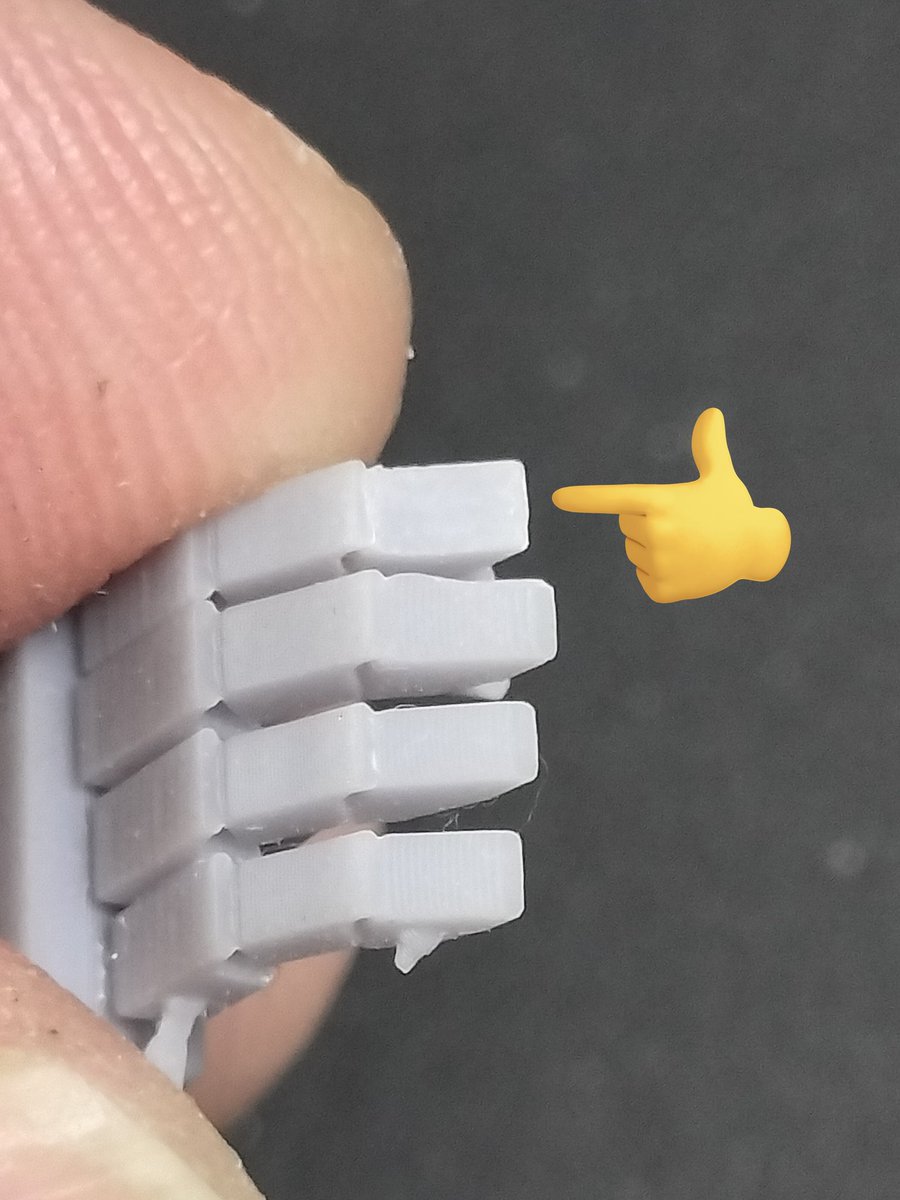 NORIpiltucha's tweet image. 3Dプリンターの断層が
ルーターと釘でヤスレるだと‼️
初めは釘に紙ヤスリ付けて削ろうと思ったんだけど
何も付けないで削れたわ🤣
作り方
①釘をグラインダーで小さく削ります
②断層めがけて削ります
③終了🤣
注意⚠️グラインダーの目の粗さで出来上がりが異なるので調整は必要だと思います😗