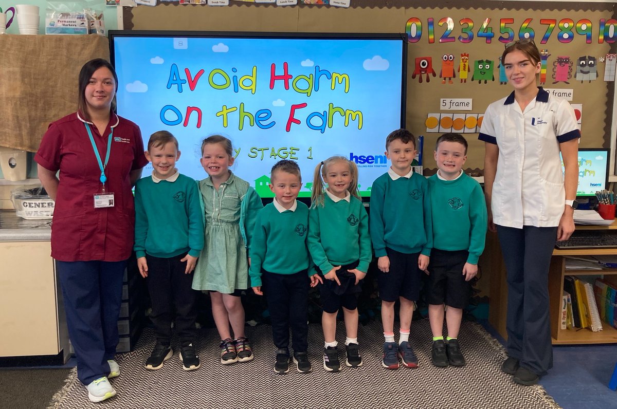 NHSCTrust's tweet image. This #FarmSafetyWeek we’re celebrating the work of #teamNORTH school nurses who deliver important safety lessons in local primary schools with @Hsenigov
During the last school year, over 1000 pupils benefited from their advice🚜
Thanks to all the schools who got involved ❤️