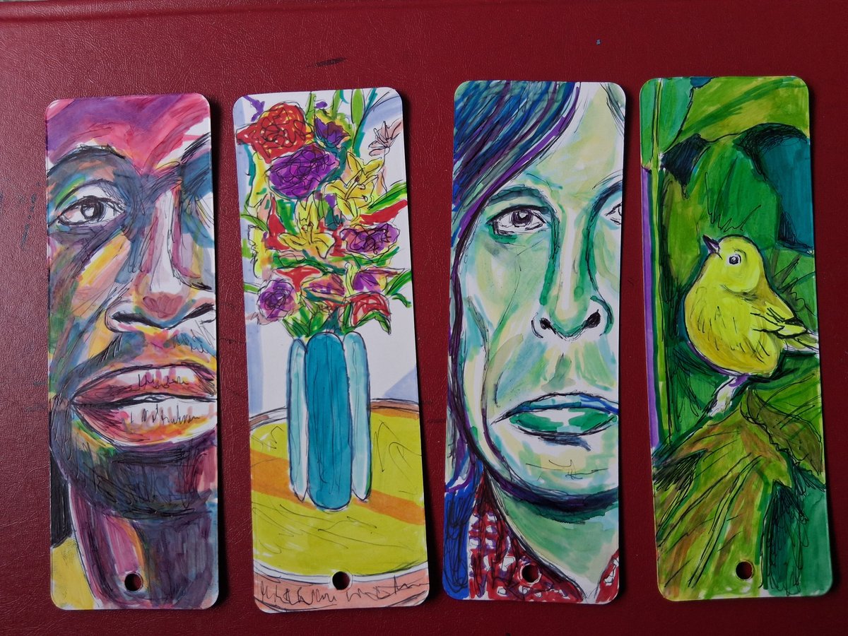 A difficult day today. So, some bookmark art. I hope your Monday is blessed ❤️🤗