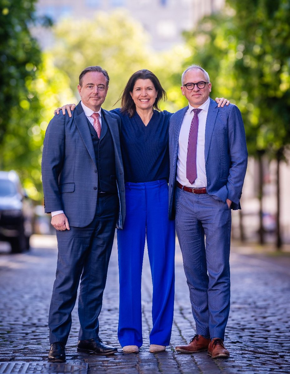 valerievanpeel's tweet image. De hervormingstrein van @de_NVA is niet te stoppen. Bart en Matthias sluiten ongeziene akkoorden die Vlaanderen versterken en Vlamingen meer kansen geven:
✅ Sterk onderwijs voor de toekomst van onze kinderen
✅ Belastingen dalen voor wie werkt
✅ Meer jobs dankzij een…
