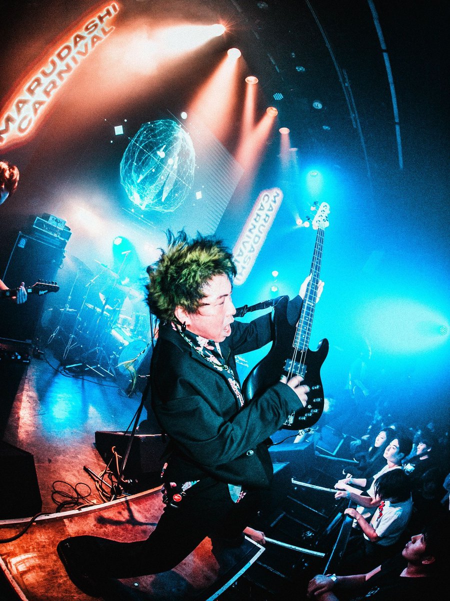 razorriff_th's tweet image. ภาพนิ่งยังพุ่งขนาดนี้ ตอนขึ้นเวทีให้ดูตรงหน้าจะพุ่งขนาดไหน!? 👊
16 ส.ค. นี้ พบกันที่งาน @VISIONOFFATIMA_ Live in Bangkok // บัตร Pre-Sale 50 ใบแรกแถมพลาสเตอร์ร limited edition ฟรี เจอกันได้ที่ Ticketmelon ticketmelon.com/razorriff/visi… 🔗
(📸 akanem515)