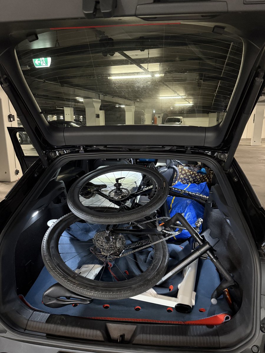 PimpCS2's tweet image. IEM Cologne Solo Road Trip!!
2 bikes๐ดโโ๏ธ
1 suitcase ๐งณ
3 bags ๐ผ
1 suit bag ๐
Plenty of snacks ๐ฌ
10 hour trip, plenty of time to think about Counter Strike ๐