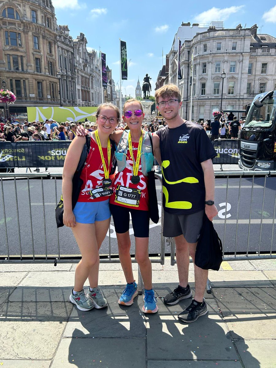 APSsupportUK's tweet image. 🏃‍♀️ Huge congrats to Maggie Honey for smashing the London 10k in the heat with her son + his girlfriend — all repping APS Support UK vests!

They’ve raised £1,040 – over 3x her target! 💜
🔗 justgiving.com/page/maggie-ho…
#TeamAPS #London10k #APSsupport #CharityRun