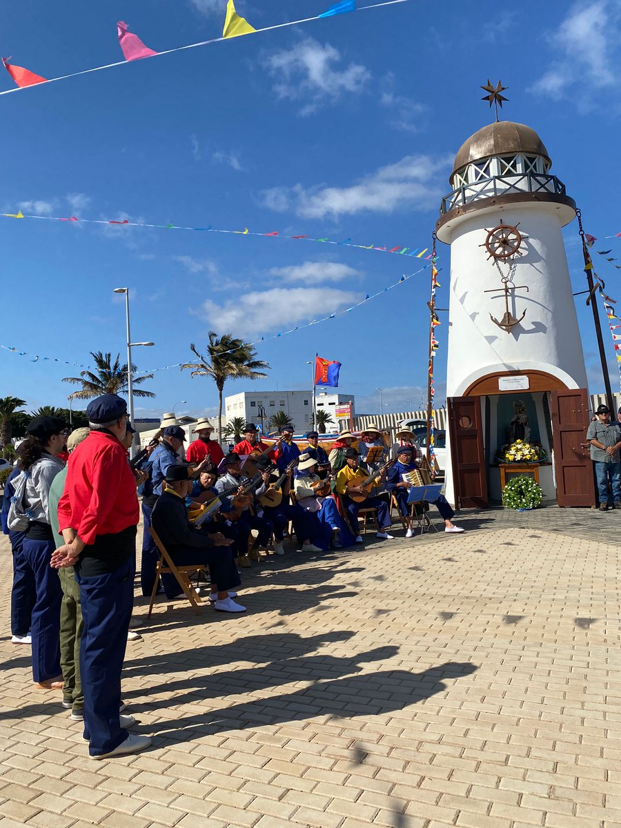 Hemos acompañado el emotivo acto impulsado por la Asociación Cruz del Mar, en memoria de los marineros fallecidos en el trágico suceso del 29 de septiembre de 1978, así como de todas las vidas que el mar ha reclamado a lo largo de nuestra historia insular.