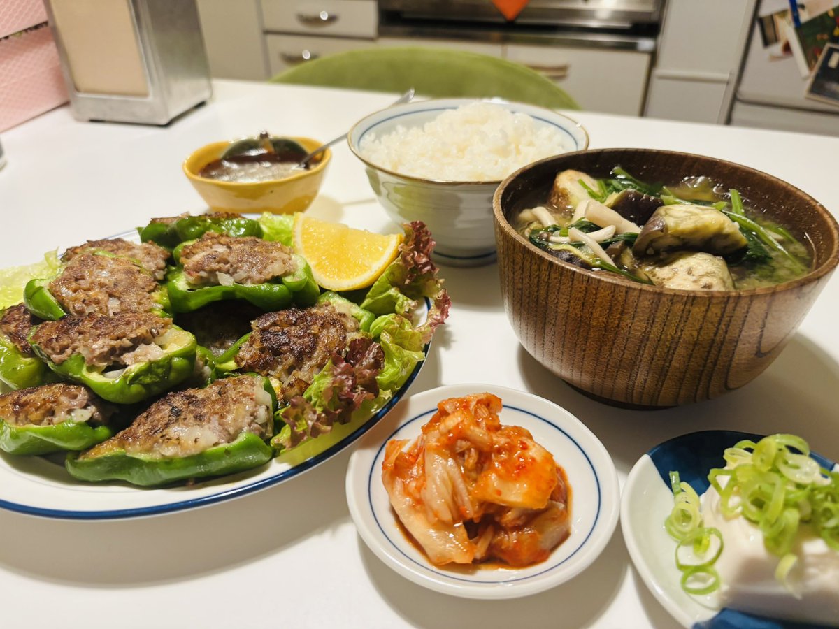 yugawaita's tweet image. 生活は続く、豊かさのために増やしたり減らしたり。