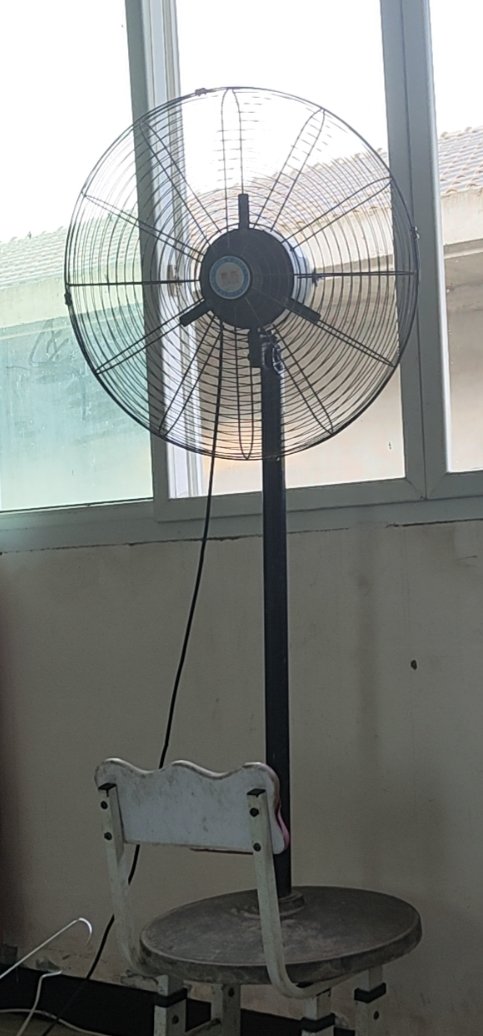shenjinyou2007's tweet photo. 快给猫猫烤了唔～，求空调喵～哭哭呜～ https://t.co/hpofHPSGU1