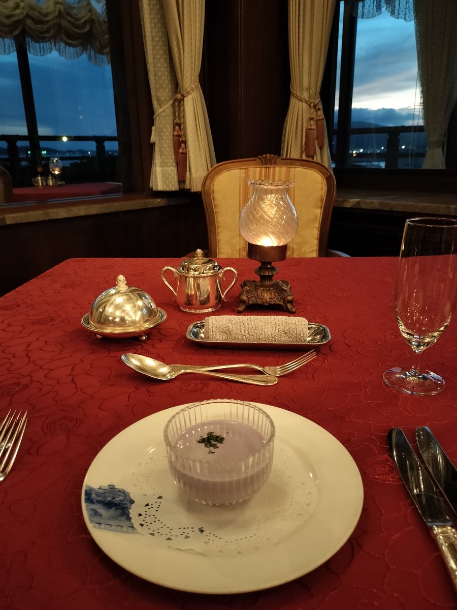 magusofthemoon1's tweet image. フレンチコースも美味しかった。今までクラシックホテルは富士屋ホテル、川名ホテル、ホテルニューグランド、そして今回の蒲郡クラシックホテルに行きましたがどこもフレンチは素晴らしいですね。