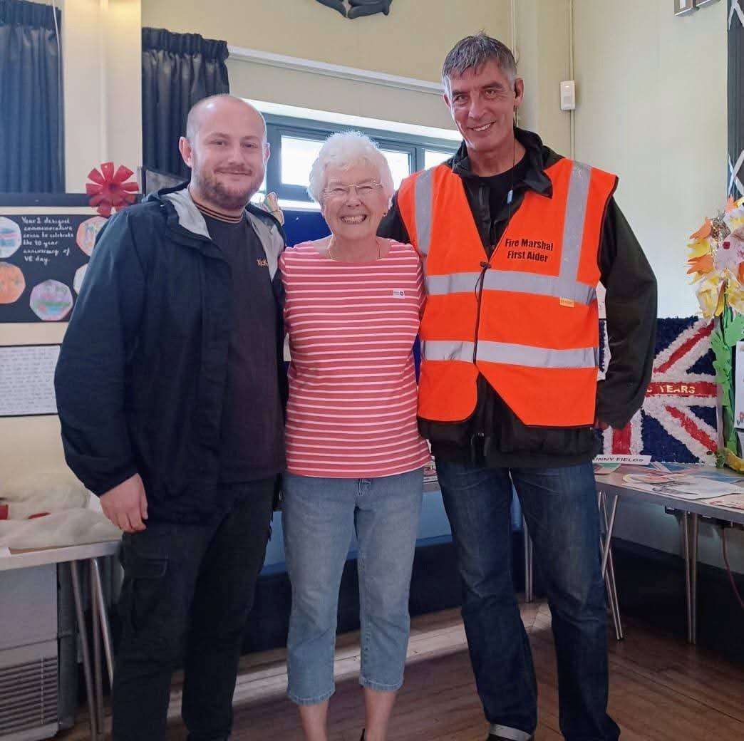 hharrisonjourno's tweet image. NEW🚨: Matthew Jones has been selected by Labour for the Bentley by-election on August 21
Based on his candidate socials, he is a Bentley local and has already had Ed Miliband out with him canvassing