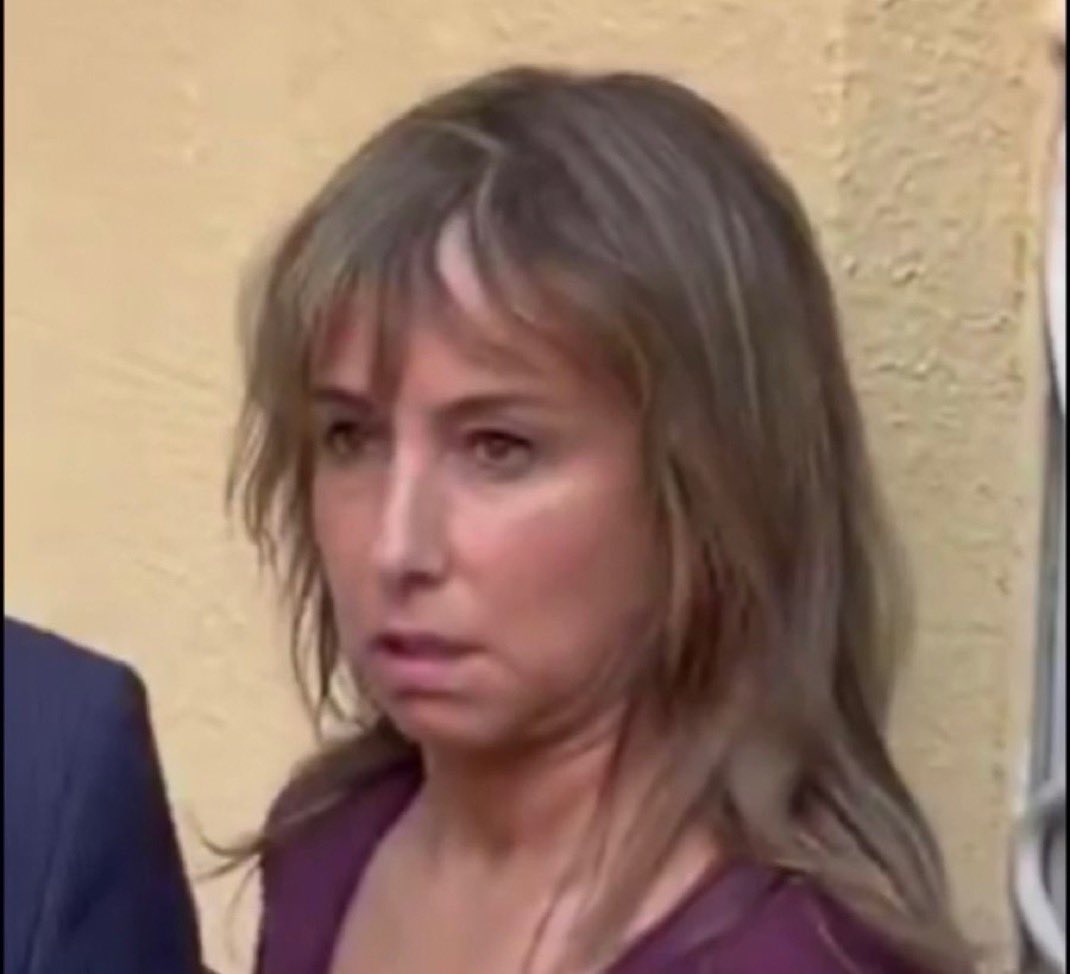 j_luisarroyo's tweet image. Acusada de malversación,cohecho,tráfico de influencias, prevaricación y pertenencia a organizacion criminal
Esta es la hermana de Ana pardo de vera ilustre tertuliana que da lecciones de ética y que pierde los papeles cuando nombran a su hermana por temas de corrupción