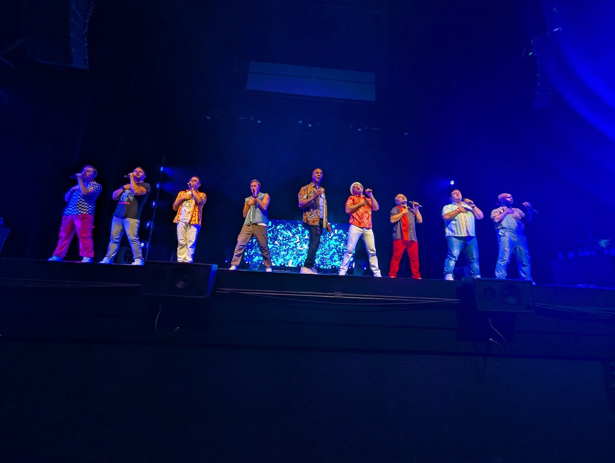 DJDex68's tweet image. Went and watched the fully A capella group @SNCmusic (Straight No Chaser) last night for the first time! If you have never had the pleasure of seeing these guys, I highly recommend going to see them. What a fun night!