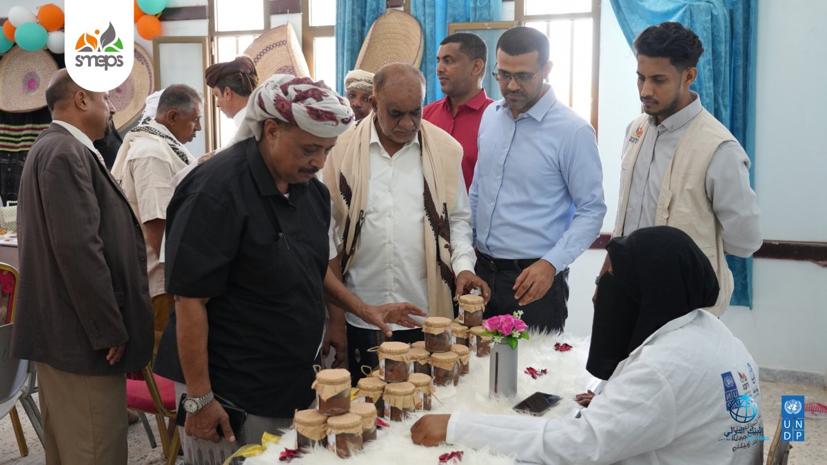 SMEPSYEMEN's tweet image. #SMEPS held a bazaar in #Sayhut district, #AlMahra 📍 showcasing 30 women’s fish-based products under #SFISH project. This event aims to boost local market access & economic empowerment. 💼🌊
#SMEPS
@WorldBankMENA
@UNDPYemen