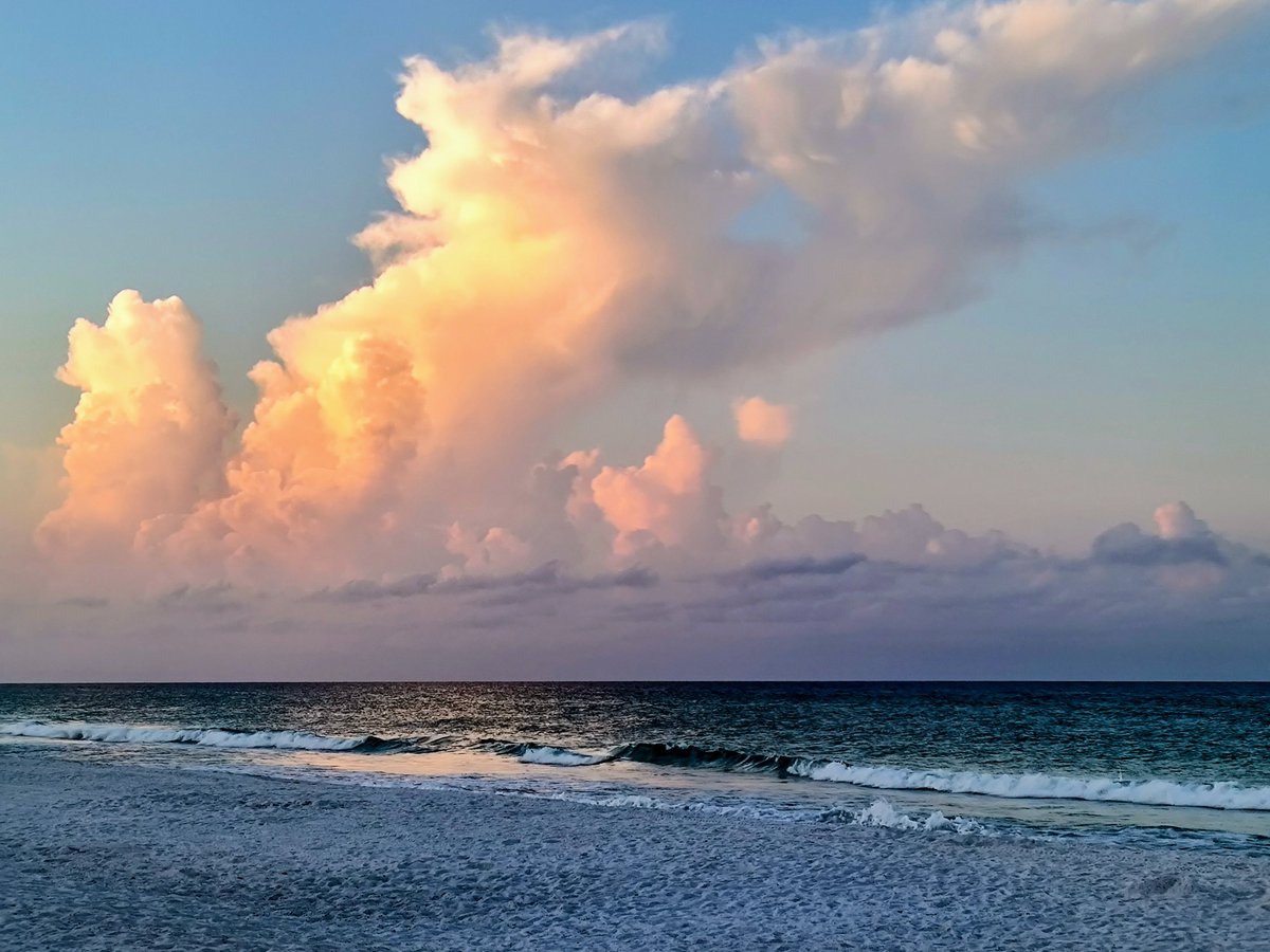 Sunrise at the Gulf of America!   Good morning and let's have a great day!