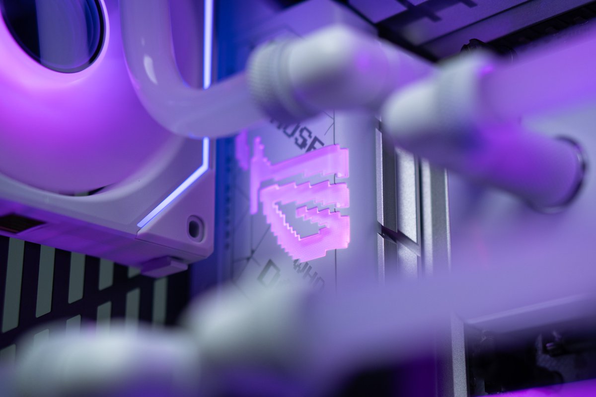 The Verge 🟣

Simply breathtaking — part of our custom-built, water-cooled PC lineup ✨