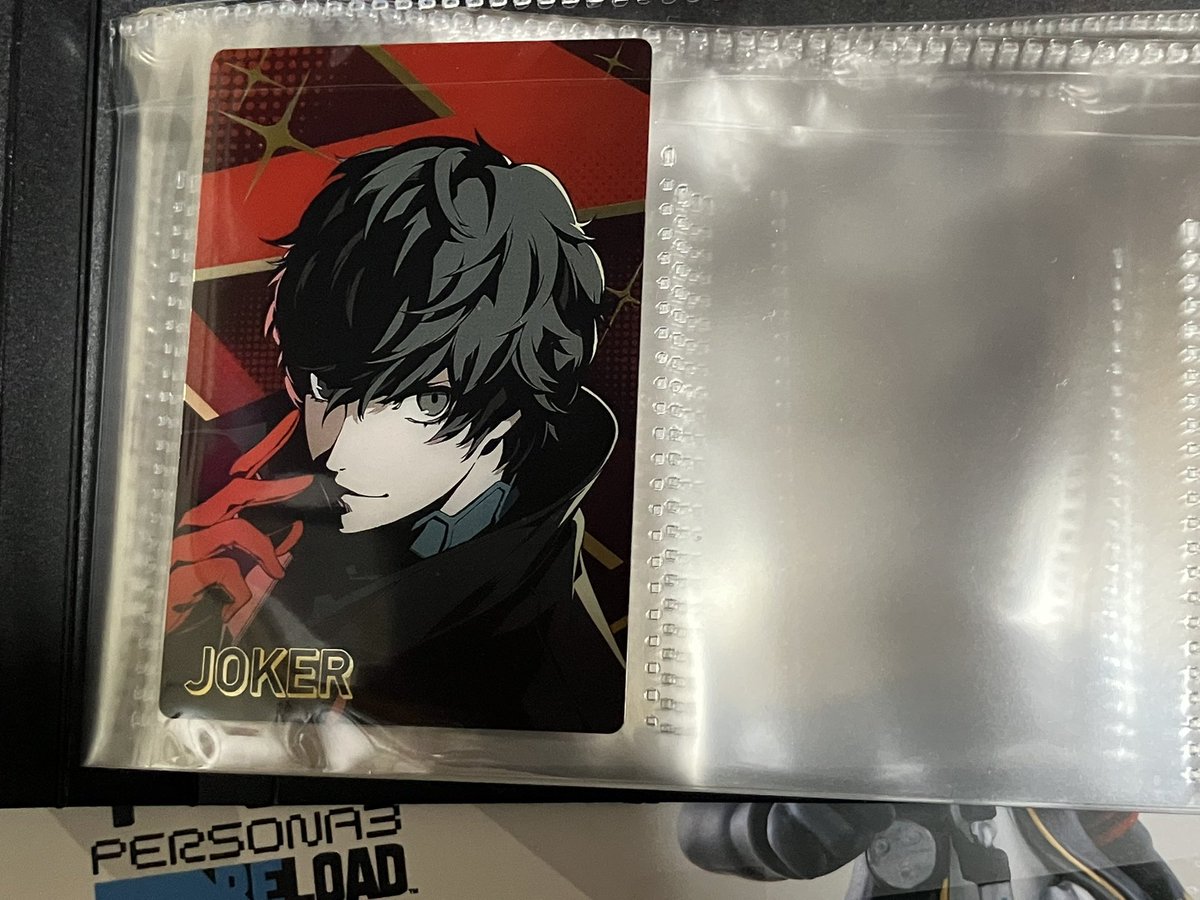 ssd_h2p7's tweet image. あと文具店でいい感じにウエハースのカードがちょうどよく入るファイルがあったので買いました
9月が楽しみだなあ