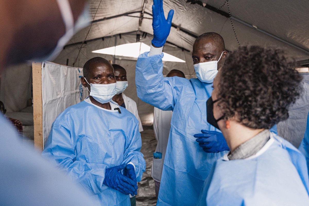 UNICEFDRC's tweet image. À Bukavu, @LelmiU a rencontré les communautés et les soignants mobilisés contre le choléra, la mpox et les violences sexuelles. Grâce aux efforts conjoints des acteurs locaux et de l'@UNICEFDRC, des réponses intégrées se mettent en place pour soigner, protéger et redonner espoir