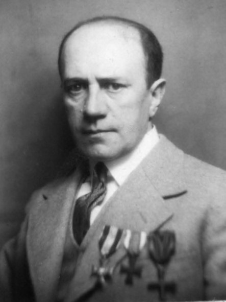 ipngovpl_eng's tweet image. Marcin Zieliński, born #OTD in 1886, was a Polish neurologist and psychiatrist who served in the Polish Legions during WW1.
In 1939, he was captured by the Soviets during their joint invasion of Poland with Germany. The following year, he was murdered in the #KatynMassacre.