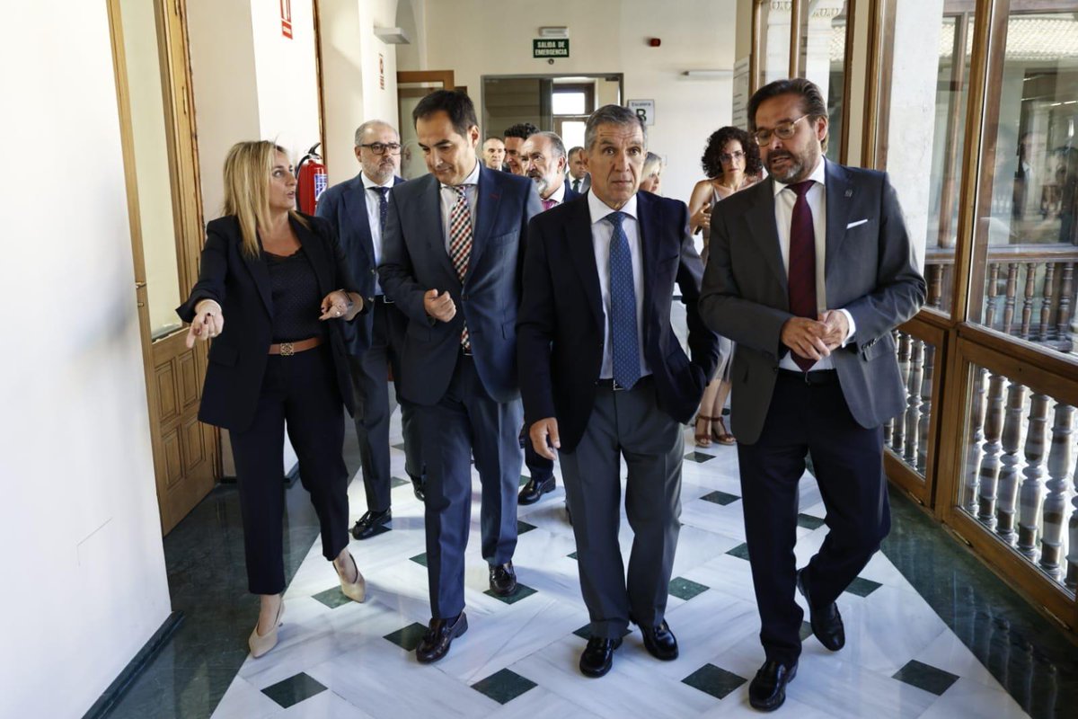 marifrangr's tweet image. ⚖️Presentamos, junto al consejero de @JusticiaJunta @ja_nietob las novedades de la Ciudad de la Justicia que ya cuenta con la adjudicación de la redacción del proyecto para adaptar El Cubo como sede judicial y acabar así con la dispersión actual
La reforma del Cubo es la…