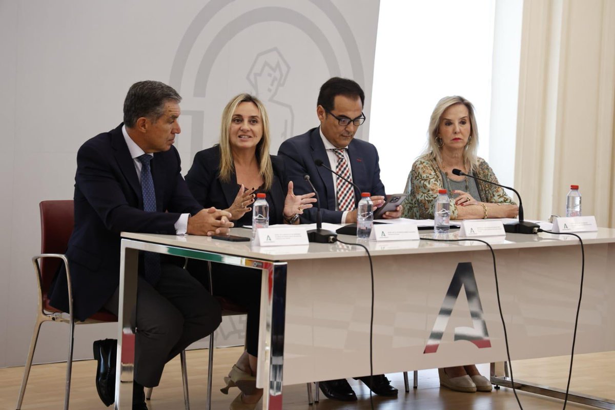 marifrangr's tweet image. ⚖️Presentamos, junto al consejero de @JusticiaJunta @ja_nietob las novedades de la Ciudad de la Justicia que ya cuenta con la adjudicación de la redacción del proyecto para adaptar El Cubo como sede judicial y acabar así con la dispersión actual
La reforma del Cubo es la…