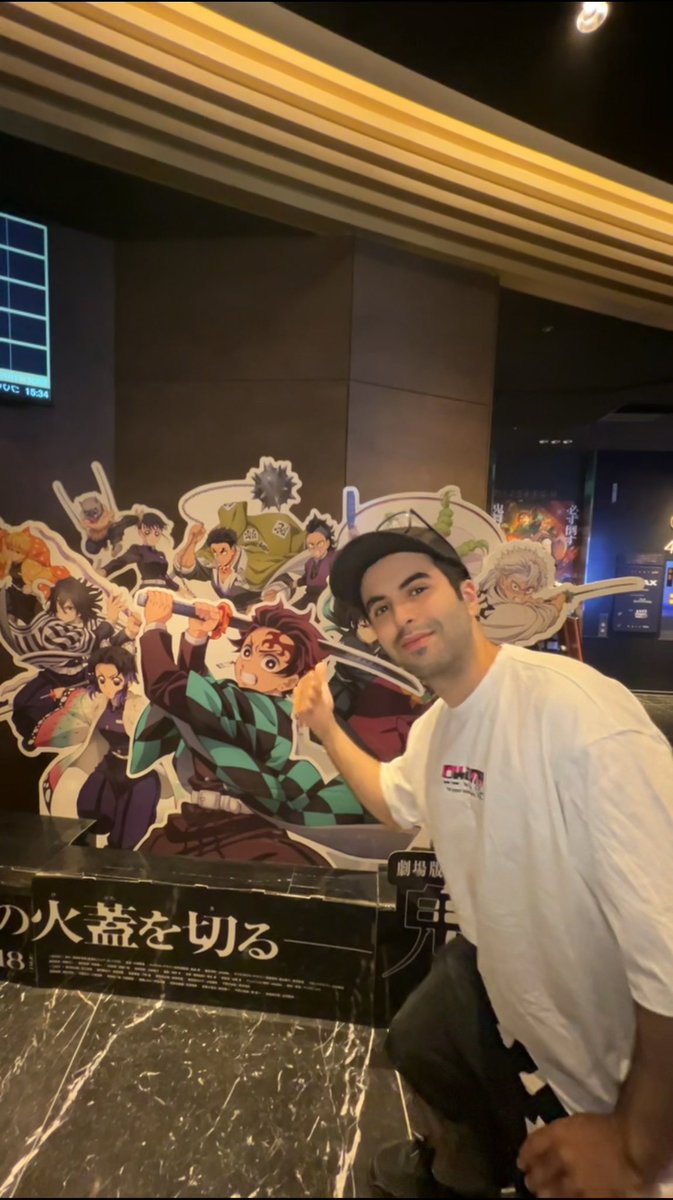 HiroBeing's tweet image. شاهدت فلم kimetsu الجديد باليابان 🇯🇵
موب طبيعي اللي أنا شفته اعجز أوصف اللي صار ، اللي يميز هذا العمل عن غيره انه فلم متكامل من جميع النواحي كتابياً عظيم لانه خلاني اتحمس خلاني ادمع خلاني أنصدم و من وجهه نظري هذا افضل من الفلم السابق لانه من أوله إلى آخره انا متحمس بشكل مجنون…
