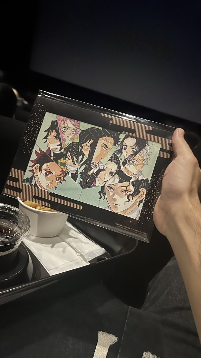 HiroBeing's tweet image. شاهدت فلم kimetsu الجديد باليابان 🇯🇵
موب طبيعي اللي أنا شفته اعجز أوصف اللي صار ، اللي يميز هذا العمل عن غيره انه فلم متكامل من جميع النواحي كتابياً عظيم لانه خلاني اتحمس خلاني ادمع خلاني أنصدم و من وجهه نظري هذا افضل من الفلم السابق لانه من أوله إلى آخره انا متحمس بشكل مجنون…