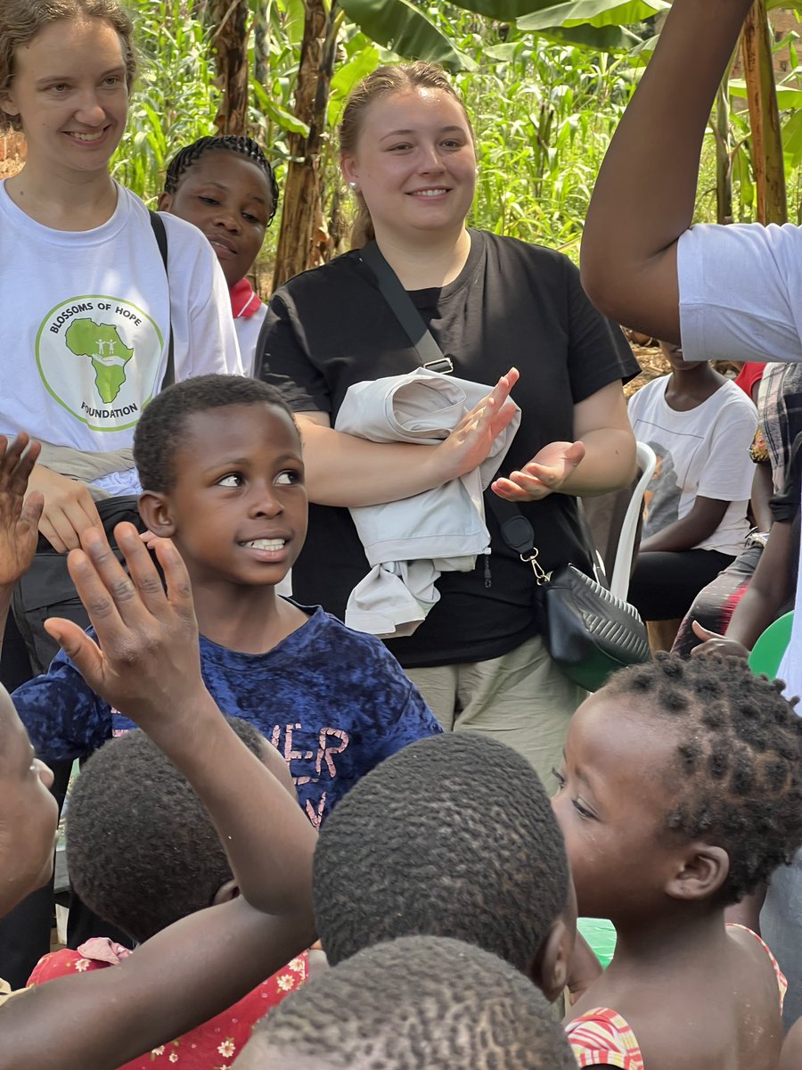 blosoms_of_hope's tweet image. Happy moments last for ever ❤️ #spreadinglove