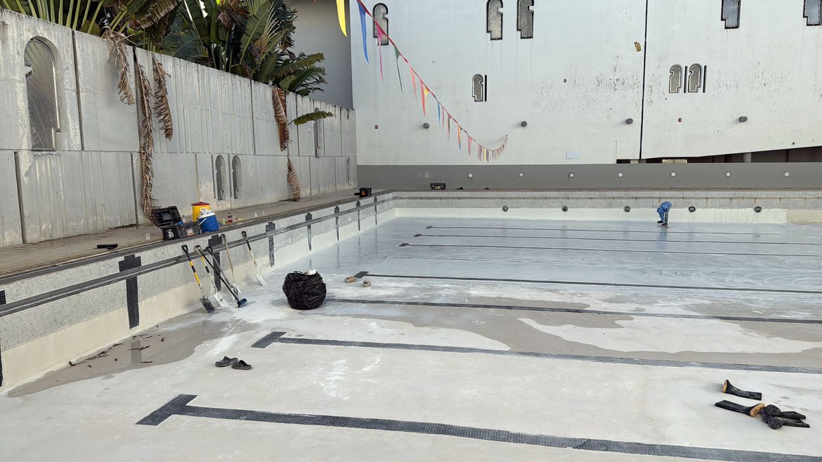 Comienza la fase final de los trabajos del proyecto de rehabilitación de la piscina de calentamiento del Complejo Natatorio del Recinto Universitario de Mayagüez.