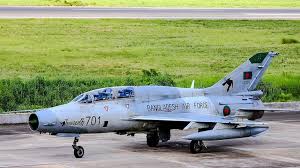 LovluSm66045's tweet photo. A Bangladesh Air Force training aircraft crashed onto a school campus in Dhaka's northern Uttara area, At list 19 dead and 80 plus student injured.
Get link : https://t.co/1ynBrnPZoa
#airforce #aircraft #milestone #dhakauttara #F7aircraftcrash #firebridge https://t.co/CGQVadP9Cv