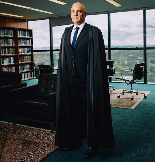 🚨 Pesquisa l De que lugar do Brasil você apoia o ministro Alexandre de Moraes?