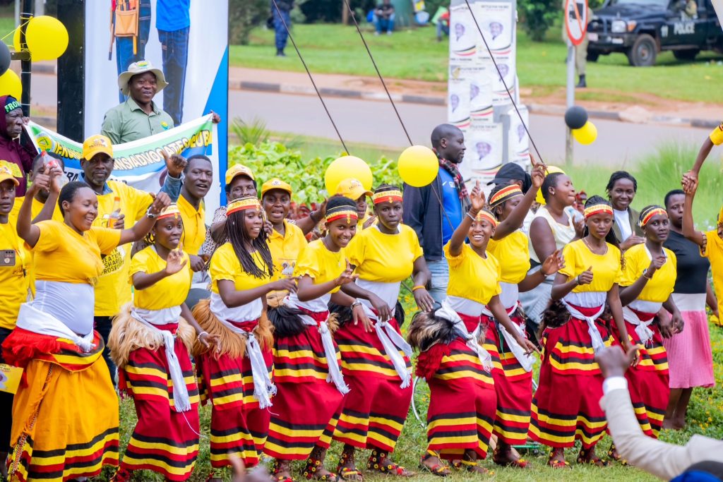 KampalaPost's tweet image. Museveni Ends National PDM Tour, Promises Bigger Funding for Kampala kampalapost.com/content/museve…