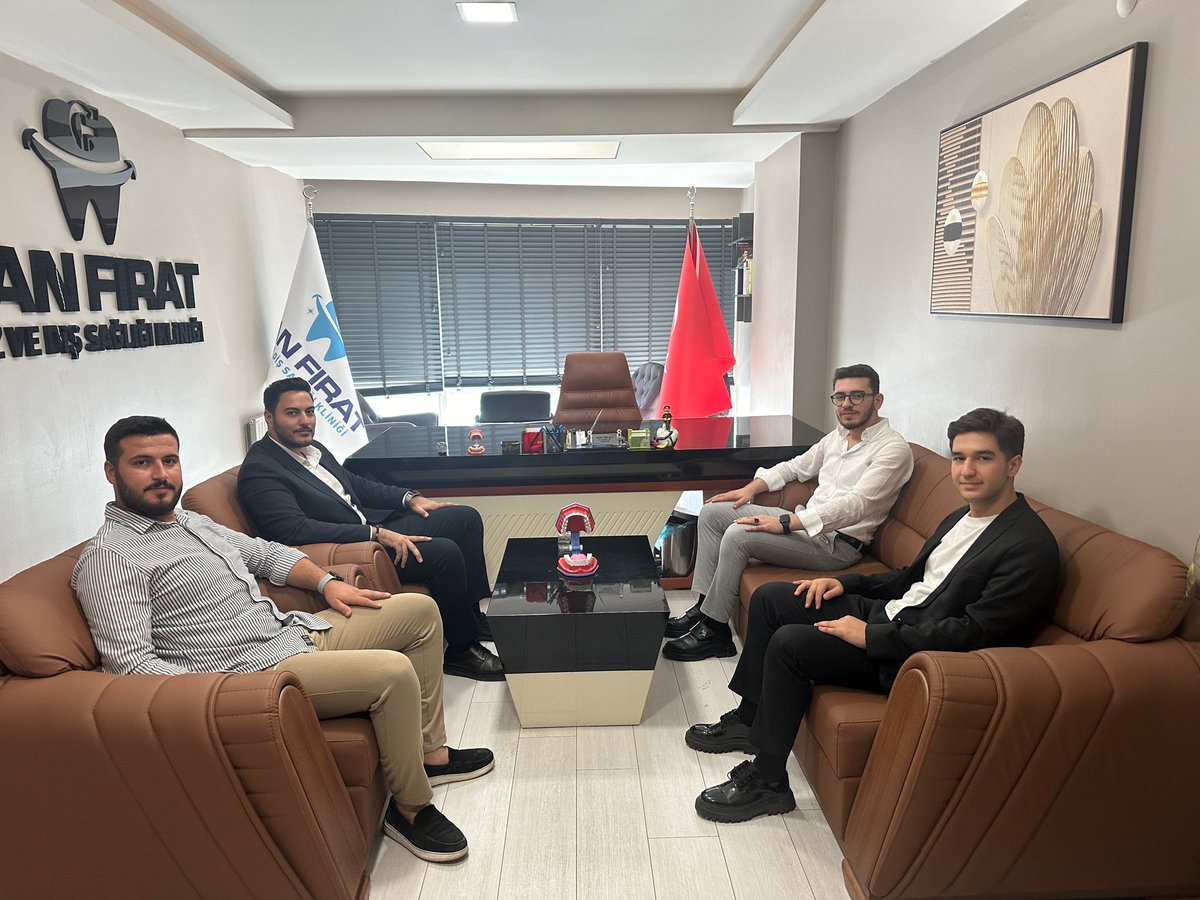 🔹 Dün 18 yaşına giren ve bugün partimize büyük bir heyecanla gelen Mustafa Berzan kardeşimizin partimize üyeliğini yaptık.

Mustafa Berzan kardeşimizin tercihi belli: Recep Tayyip Erdoğan 😎

🔹 Yeni Seçmen Teşkilat Başkanımız, aynı zamanda girişimci bir genç olan Fırat