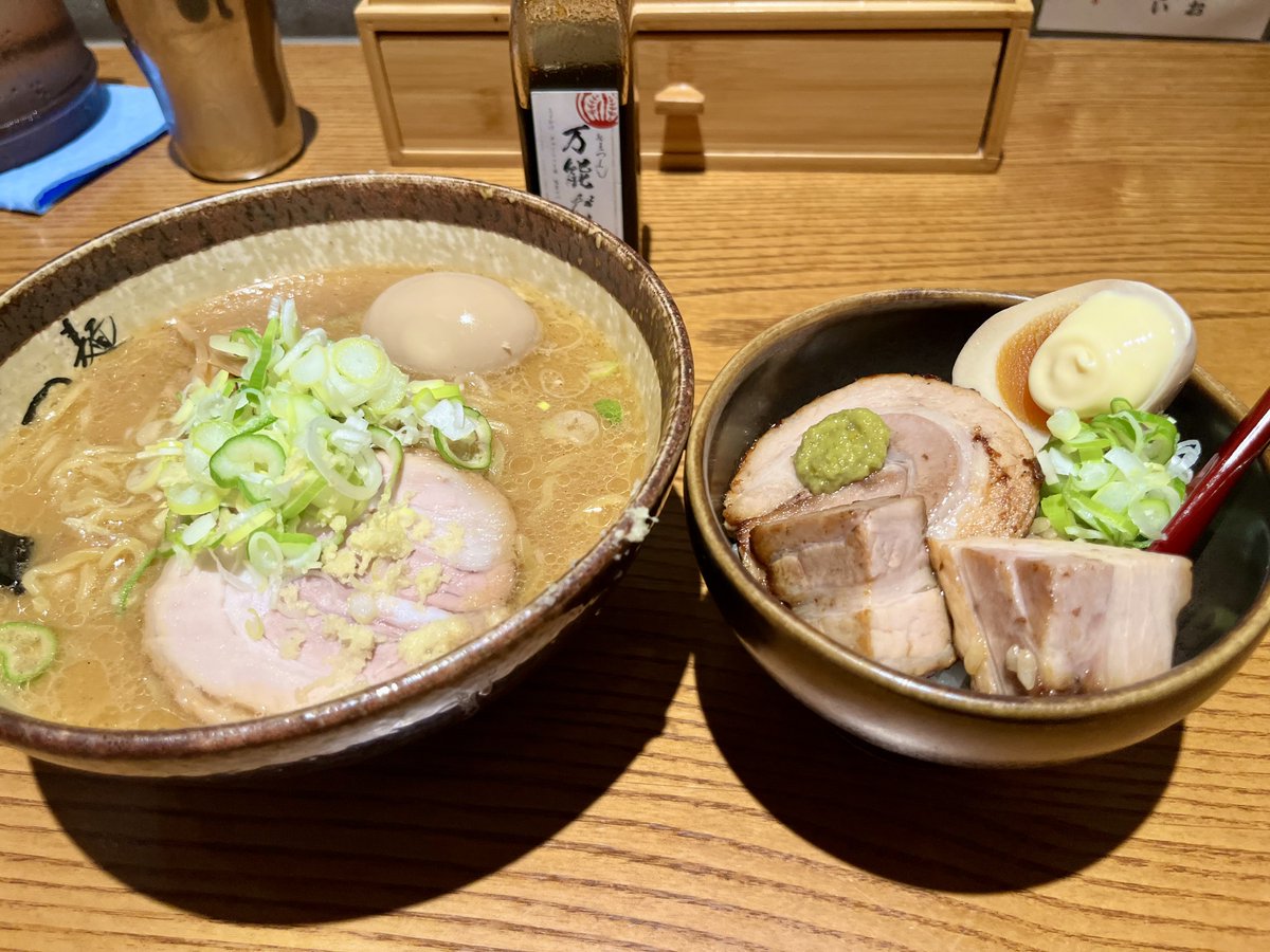 Mtgod10's tweet image. 富山県富山市

”麺屋つくし”さん

その名も”麺屋つくしセット” ＝
味噌ラーメン🍜＋チャーシュー飯😘

北陸３県横断🚙

#麺屋つくし