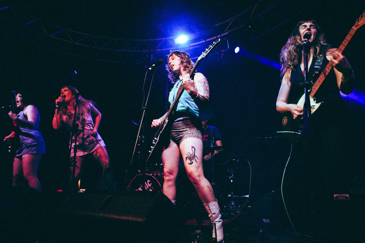 ClubEVOL's tweet image. BIG LOVE to our favourite effervescent Welsh punks @panicshack on the release of their incredible debut album on @BYRecords_! Every time they've come to see us in Liverpool they've blown minds & roofs off! An absolute joy. Until next time... -x-
📸 1-3 @VonPip, 4 @LucyMcLachlan_